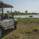 Safari Jeep auf einer Botswana Reise in Khwai