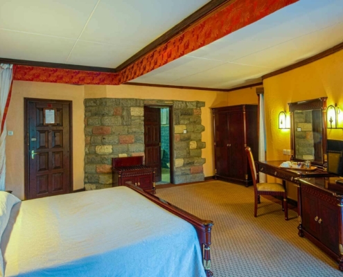 Lake Naivasha Sopa Lodge